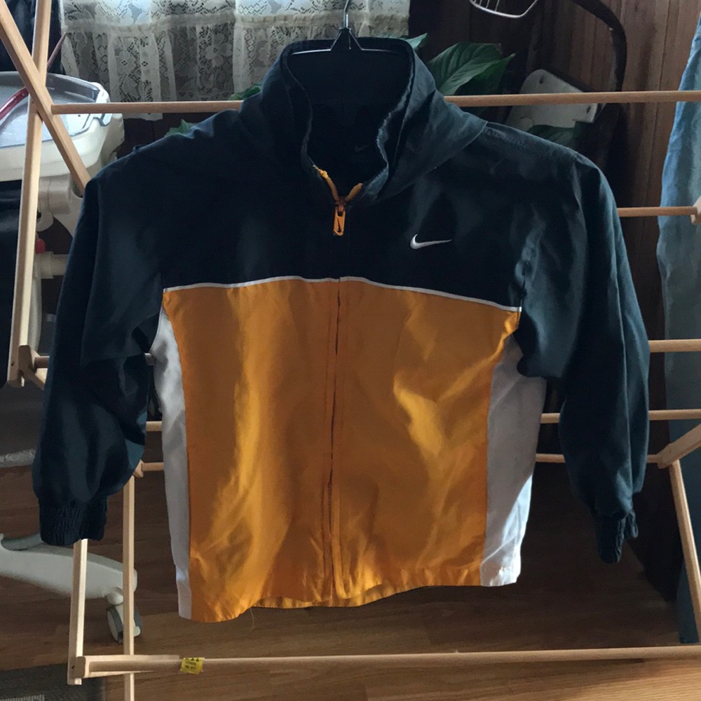 Nike hooded windbreaker